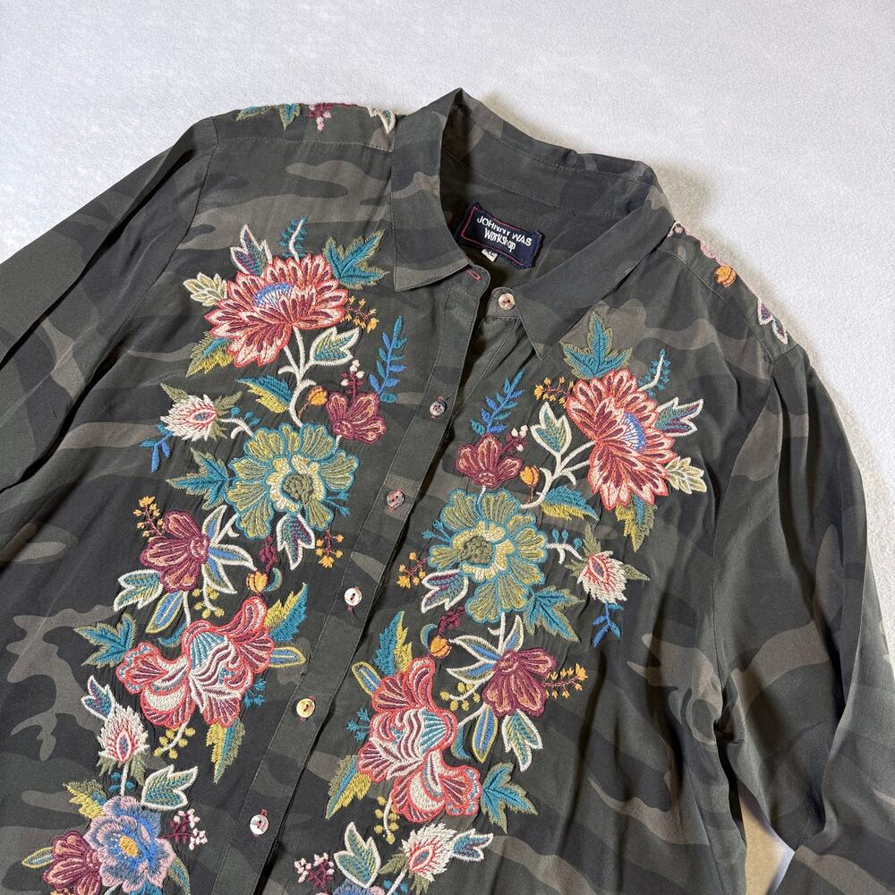 Johnny Was Workshop silk camo embroidered button down blouse - floral size XL